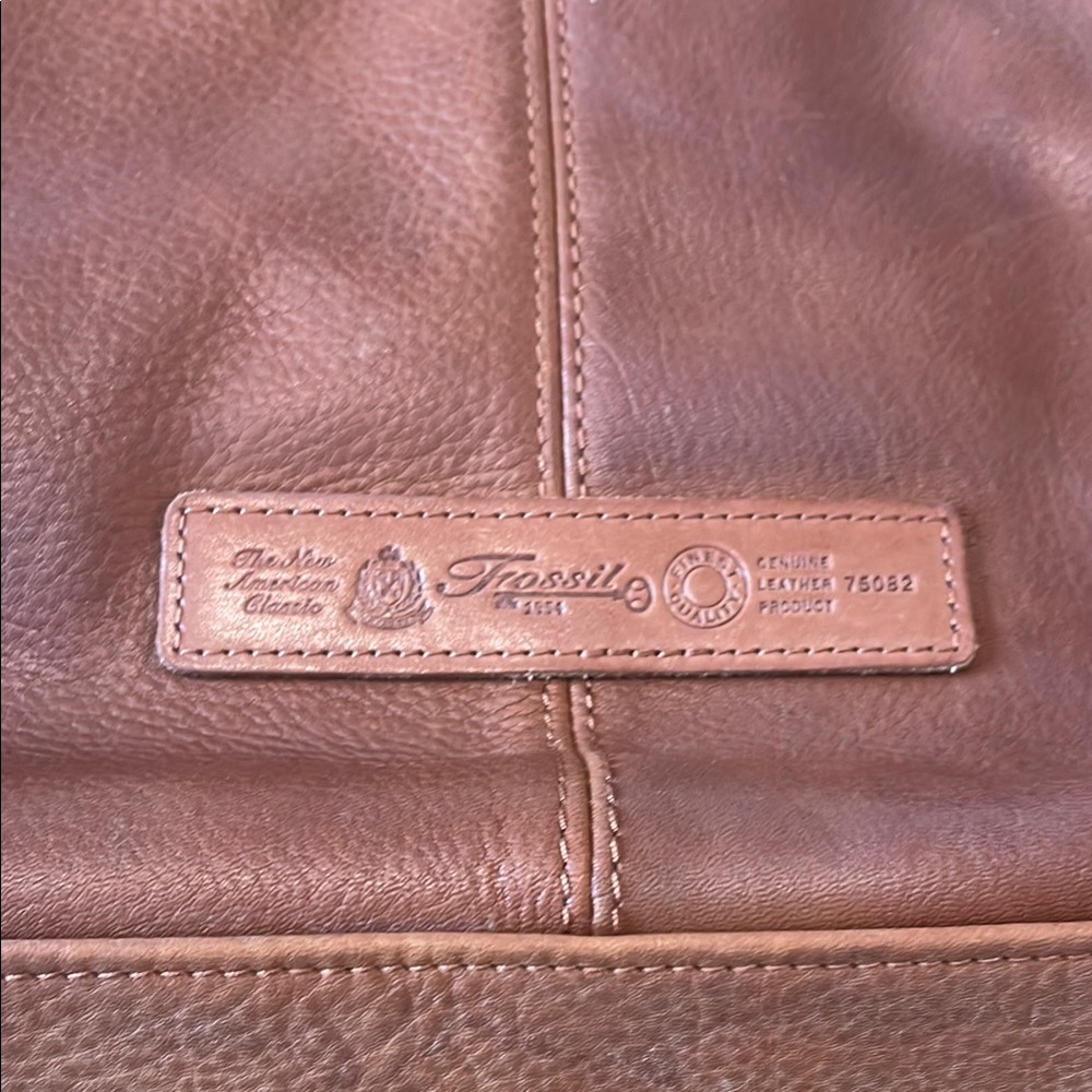 Brown Distressed Leather Vintage Fossil 1954 Key Shoulder Bag. - Picture 2 of 11